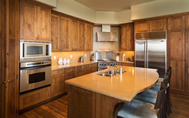 Horizon Pass Lodge
