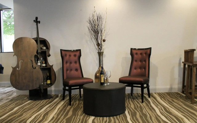 Regalia Hotel & Conference Center