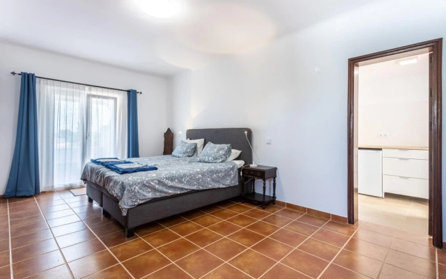 Casa Cinco Cupulas AM
