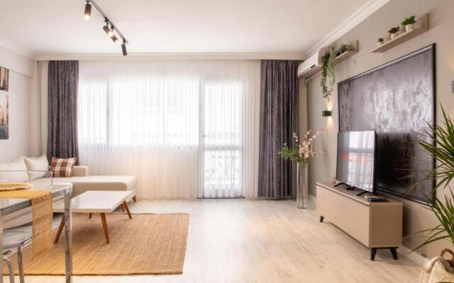 Gorgeous Flat With Balcony in Izmir Konak