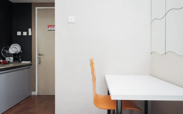 Comfy and Modern Studio at Serpong Greenview Apartment
