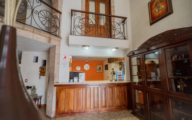 Hotel Don Quijote Plaza