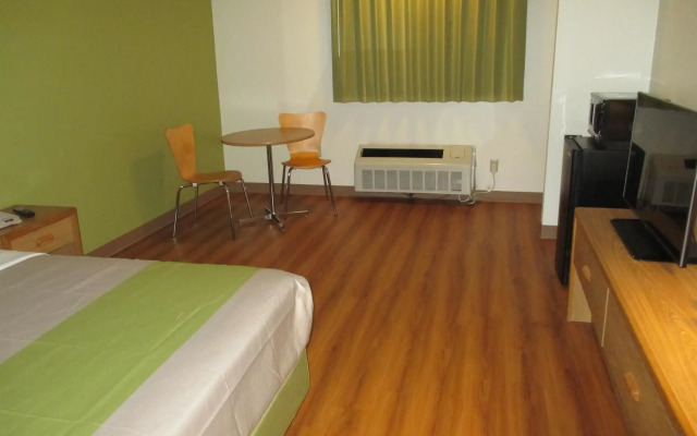 Motel 6 Drums, PA