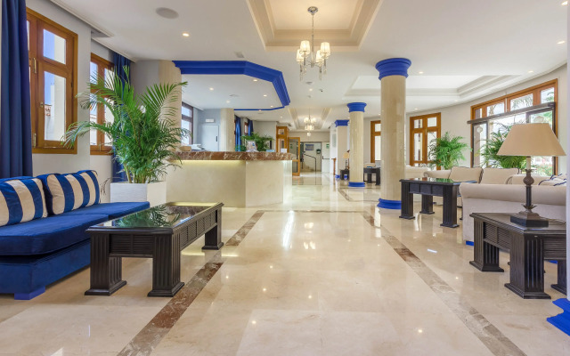 Klayman Olivina Aparthotel