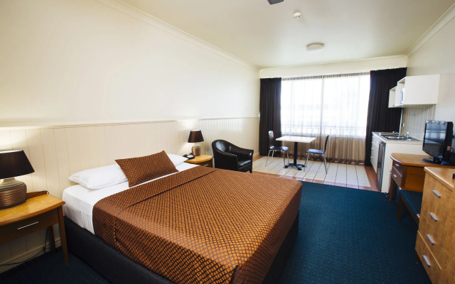 City Oasis Inn Townsville, SureStay Collection by BW