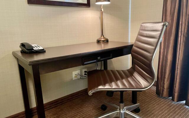 Best Western Plus Okotoks Inn & Suites