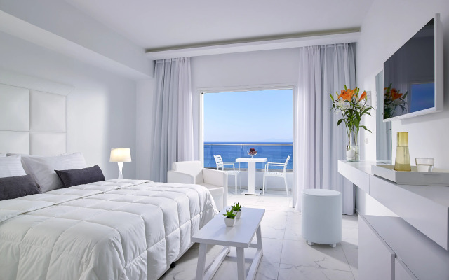 Dimitra Beach Hotel & Suites