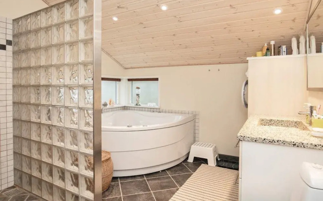 6 Person Holiday Home in Hals-by Traum