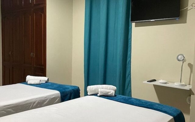 Reef Hostel Manta