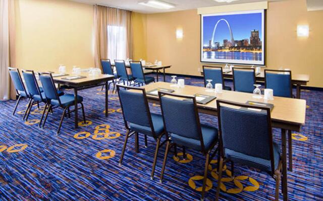 Courtyard St. Louis Westport Plaza