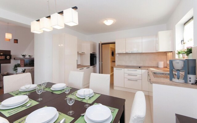 Nice Home in Banjol With Wifi and 3 Bedrooms