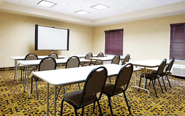 Holiday Inn Express & Suites Slave Lake by IHG