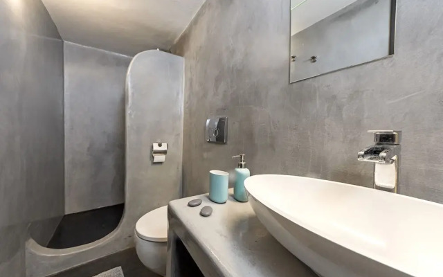 The Luna Suite with Hot Tub