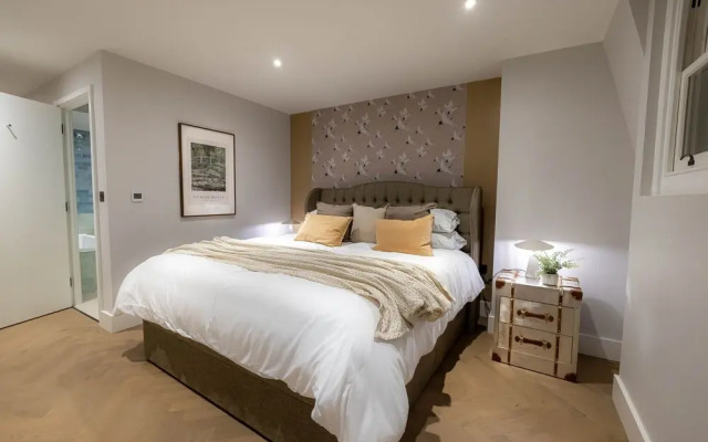 Three Bed Apts near Spitalfields Mkt