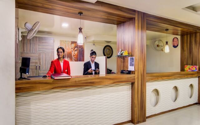 OYO Flagship 36693 Hotel Royal Enclave