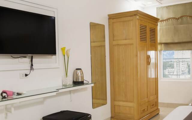 Caroline Beach Vung Tau