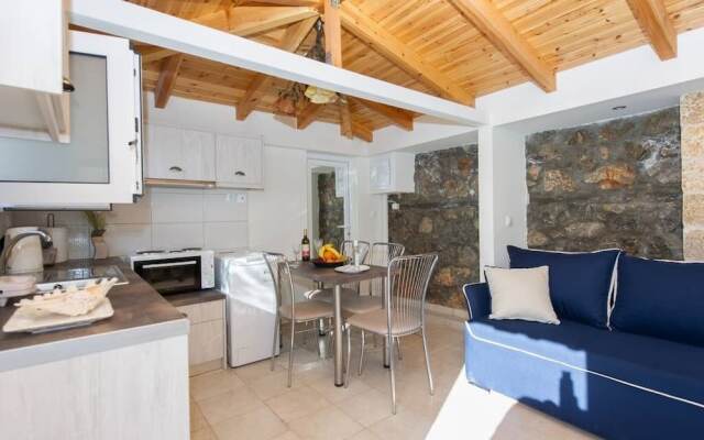 New Hope, studio with pool near the beach