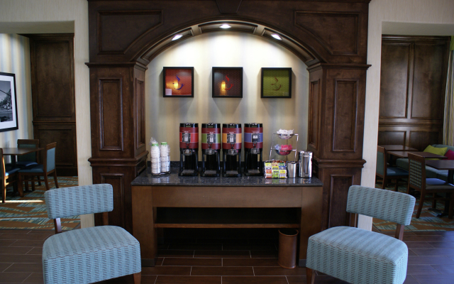 Hampton Inn & Suites Center