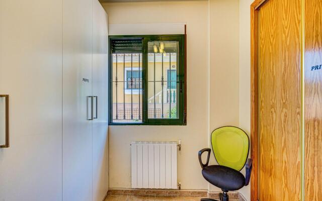 Inviting Holiday Home in Orihuela with Garden