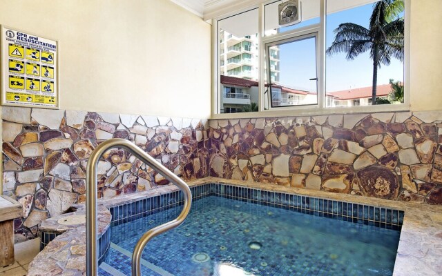 Burleigh Heads Private 2 Bed Ocean View