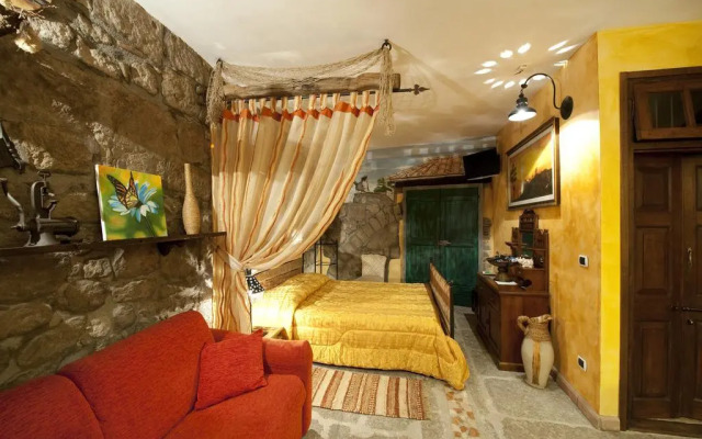 LAntico Loco Commodo