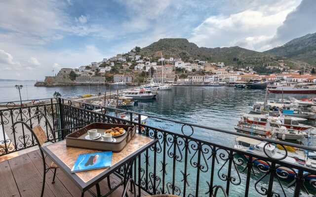 Douskos Exclusive Property