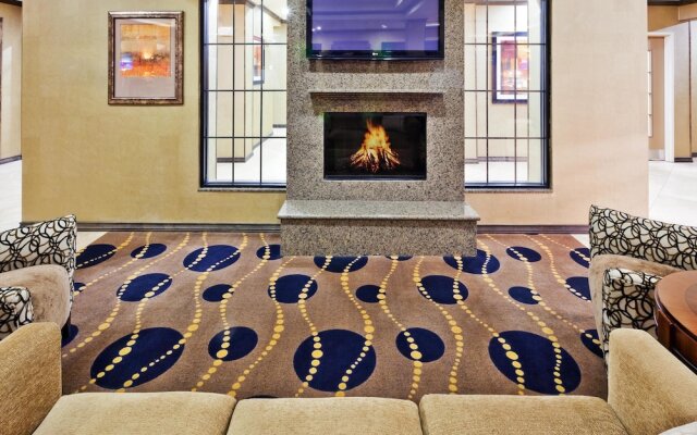 Holiday Inn Express Hotel & Suites Clovis