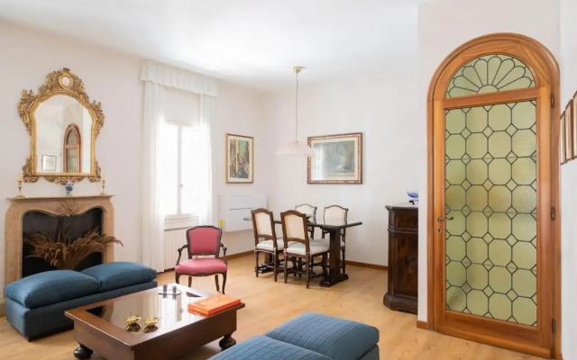 Classy Spacious Apartment Close To St.Mark Square (Adults Only)
