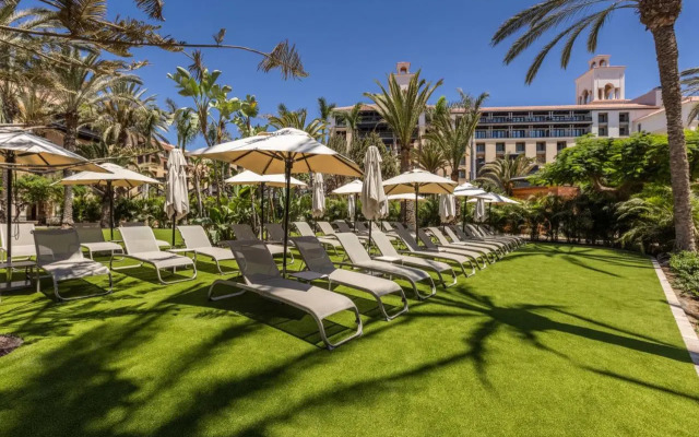 Unique Club at Lopesan Costa Meloneras Resort