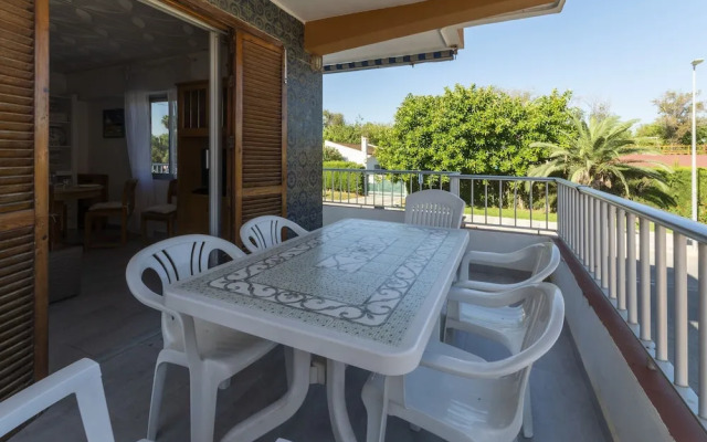 Cotton in Oliva With 3 Bedrooms and 1 Bathrooms