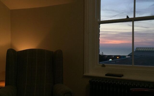 The Seaview Snug