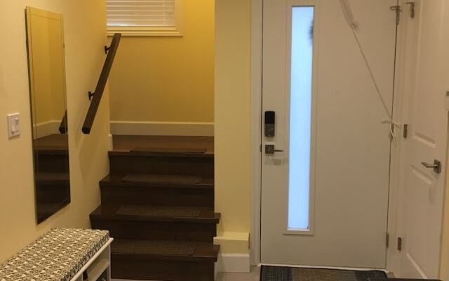 Arbutus Rose House by Elevate Rooms