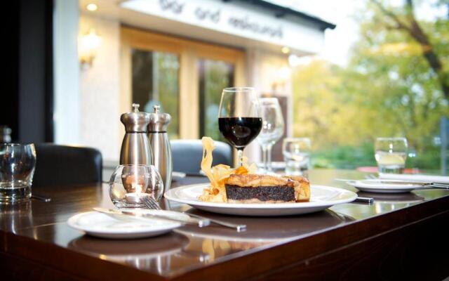 Nevis Bank Inn