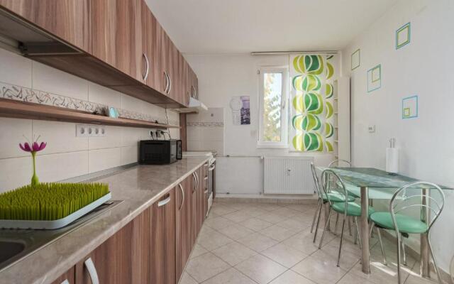 Stone Gate Apartment #2