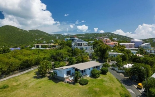 Gallows Point SeaView Beach Cottage