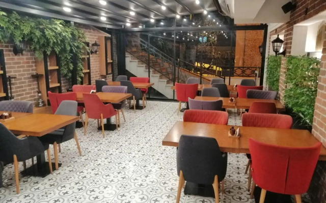 White Golden Suite Hotel