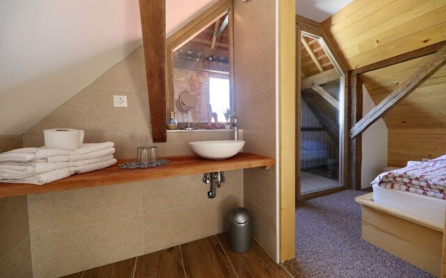 Treehouse Na Škaluc