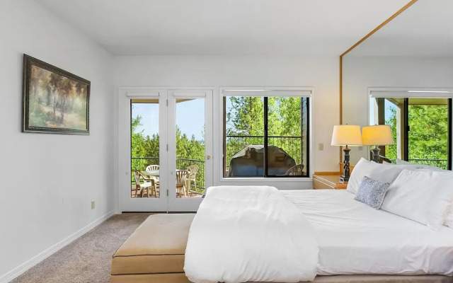 Snowcap Escape at Mount Bachelor