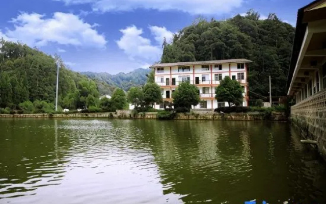 Simianshan Tongxin Manor