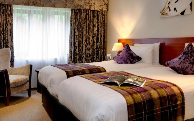 Best Western Plus Grim's Dyke Hotel