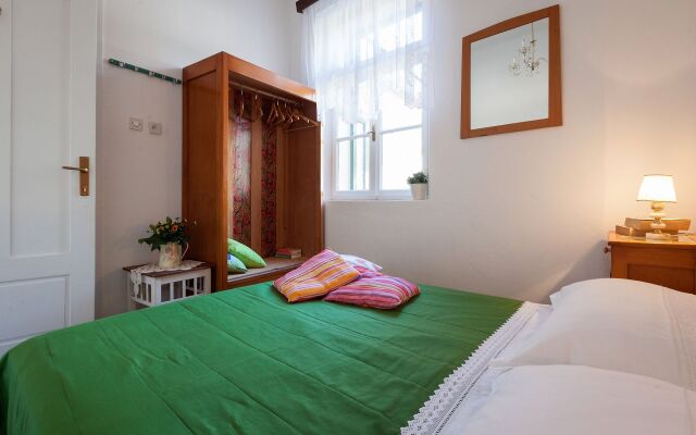Holiday house Kuka - 100m from the sea : Podgora, Riviera Makarska