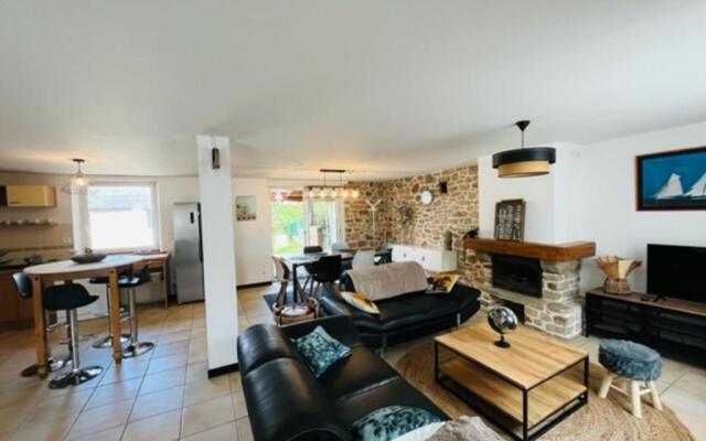 Nice 130m With Terrace Garden In Vannes