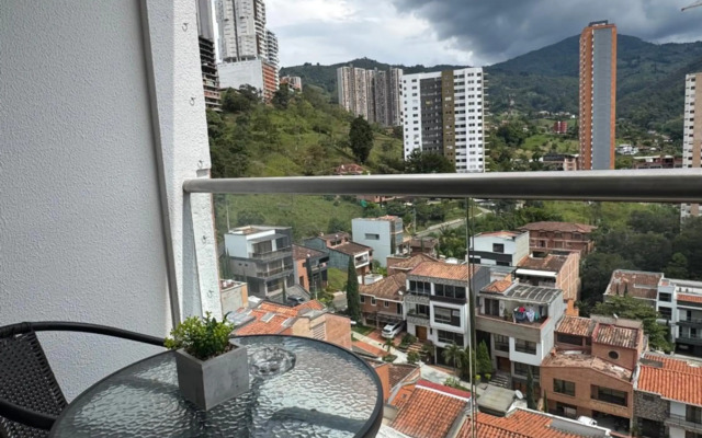 Sabaneta, apartment, Parking, Pool & with club in the sky!