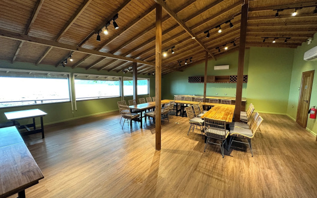 Mt. Plaisir Estate Hotel