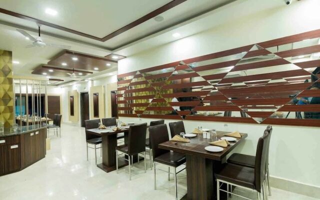 OYO 6709 Hotel L N International