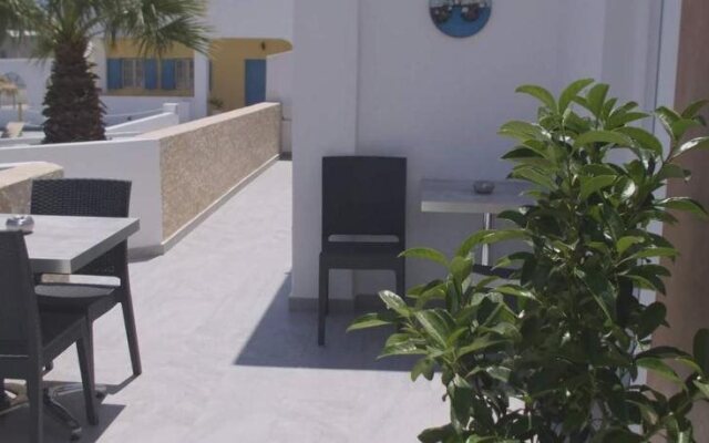 Nikos Hotel