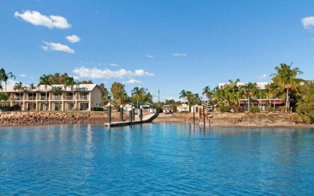 Hinchinbrook Marine Cove Resort