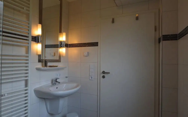 Charming Apartment in Weinsheim with Garden