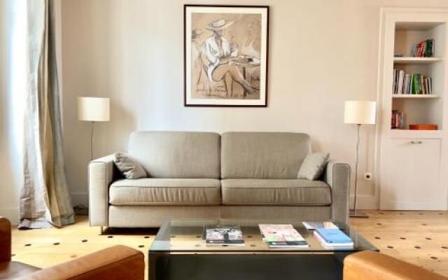 Marais Musée Picasso Luxury 3 Bedroom Apartment