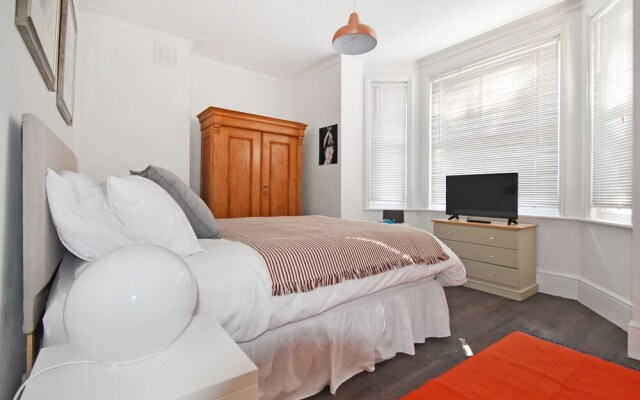 Clarendon Apartment